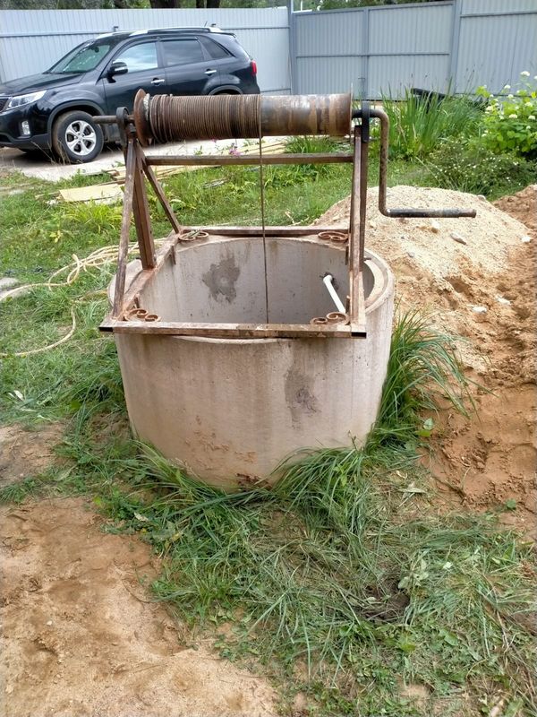 Чистка колодца для сохранения качества воды